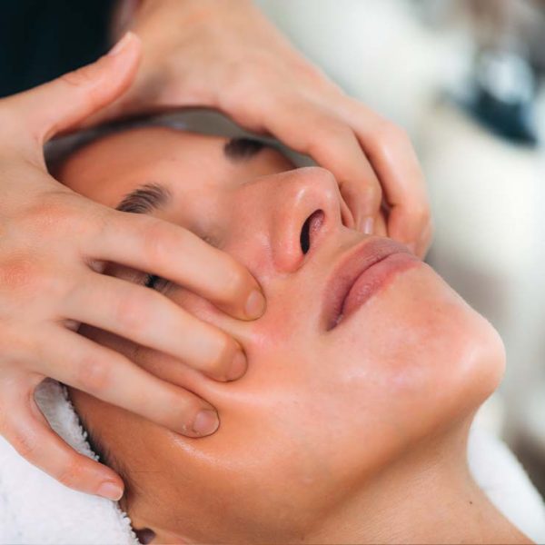 Face Contouring Lymphatic Massage